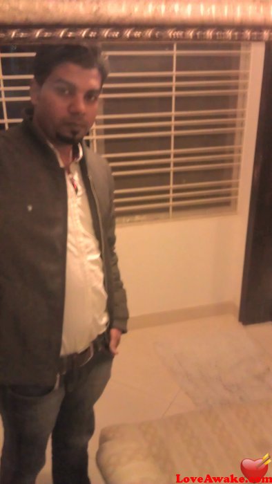 Zainshakeel Pakistani Man from Lahore