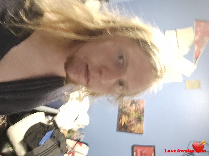 Boredhmu2001 American Man from Reno-Stead