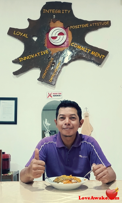 fms87 Indonesian Man from Pontianak, Kalimantan