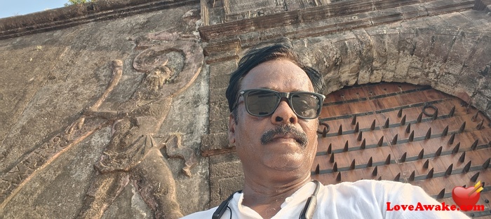 06007 Indian Man from Surat