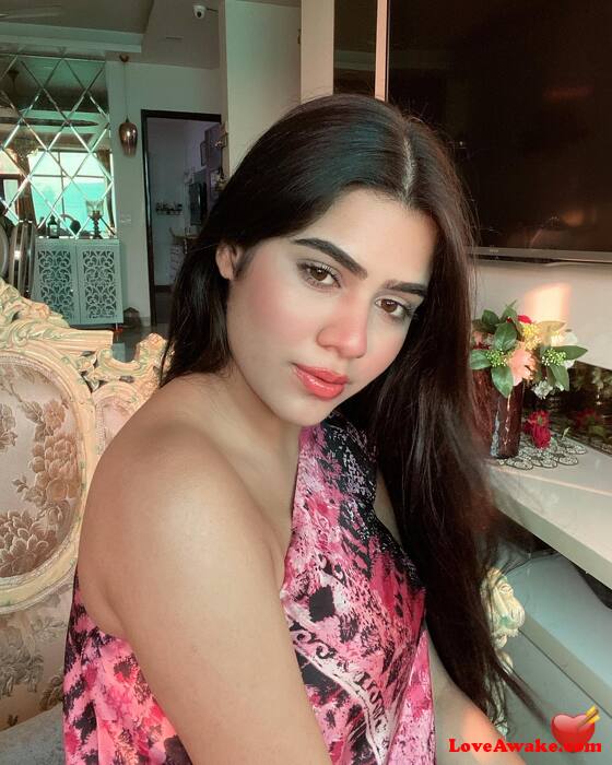 sophia2312 American Woman from Los Angeles