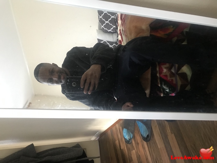 vuSA84n UK Man from Leeds
