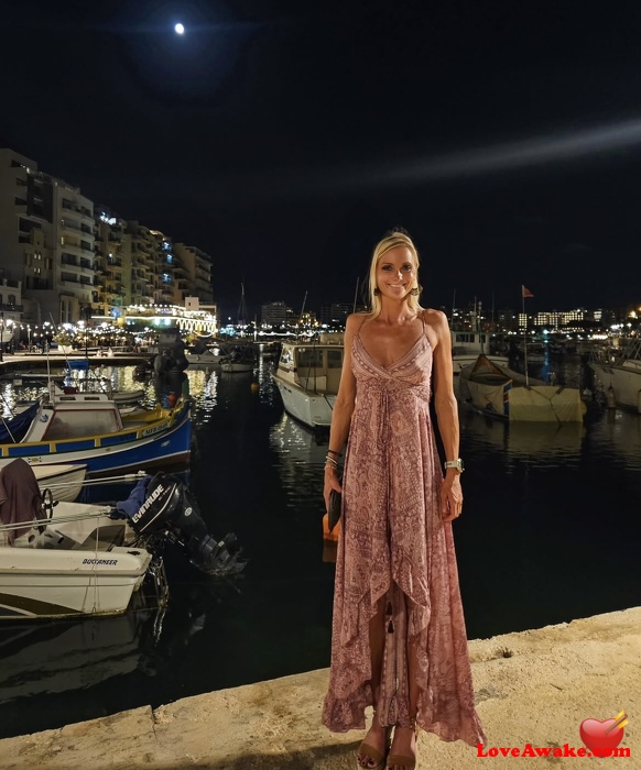 GLTRU48 Albanian Woman from Tirana