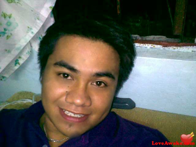 JC00023 Filipina Man from Mandaluyong