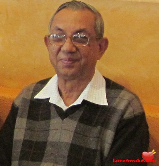 Maaleek2 Indian Man from Guwahati