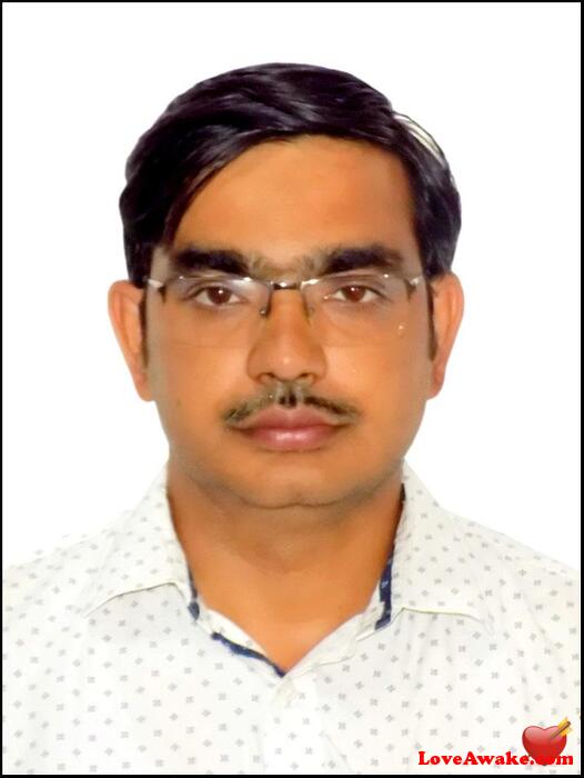 Aju8330 Indian Man from Noida