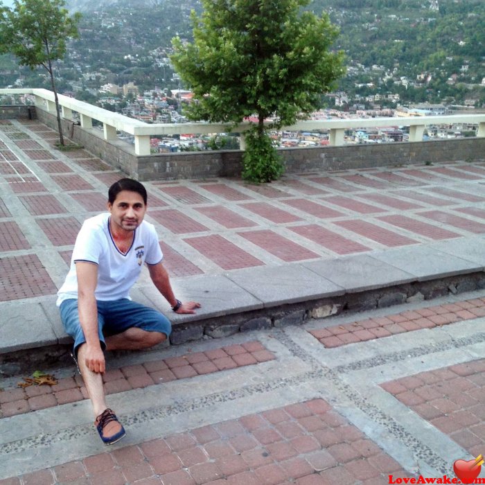 Aassieon Pakistani Man from Lahore