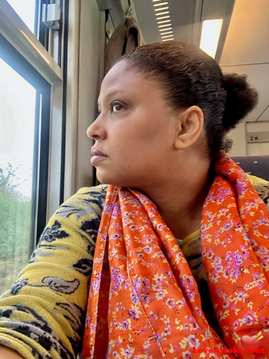 meli-caramel French Woman from Paris