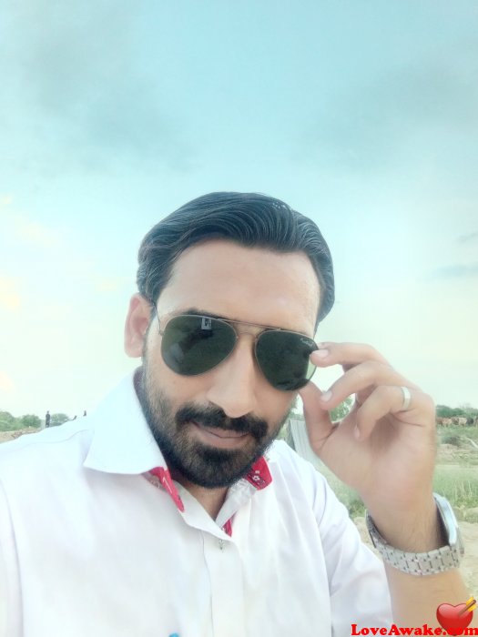 DreamyZee Pakistani Man from Bahawalpur