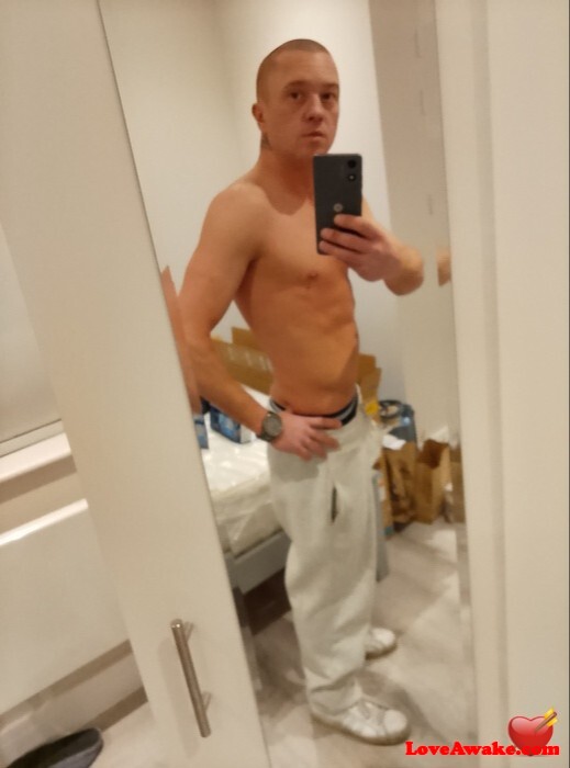 Charlie1534 UK Man from Thurrock