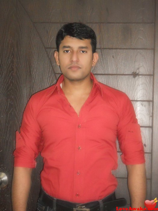 WAQAS24 Pakistani Man from Karachi
