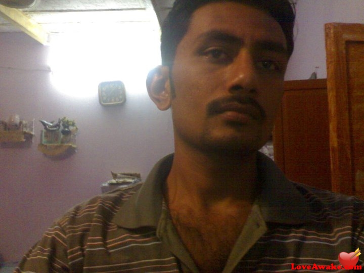 staranger Pakistani Man from Karachi