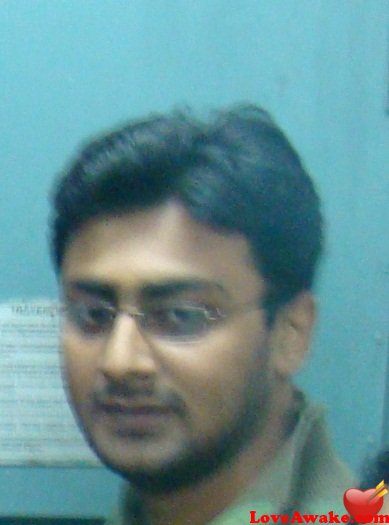 xyz11 Qatari Man from Doha