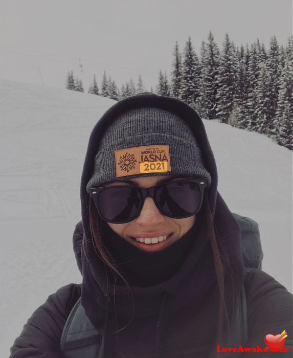 Alimasweetyy11 Canadian Woman from Angling Lake