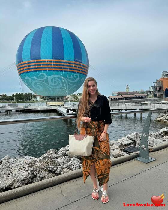 dilit American Woman from Chicago