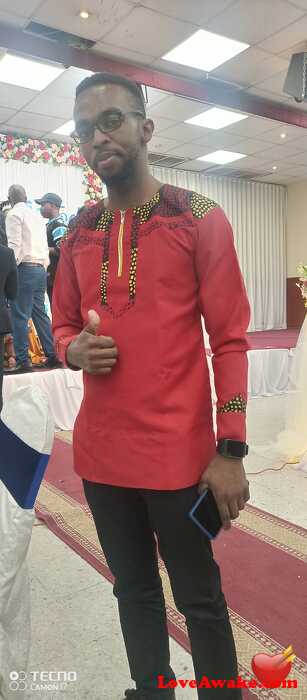 Caneluise Kuwaiti Man from Kuwait