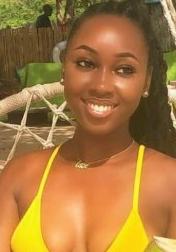 Tavia22 Bahamian Woman from Nassau