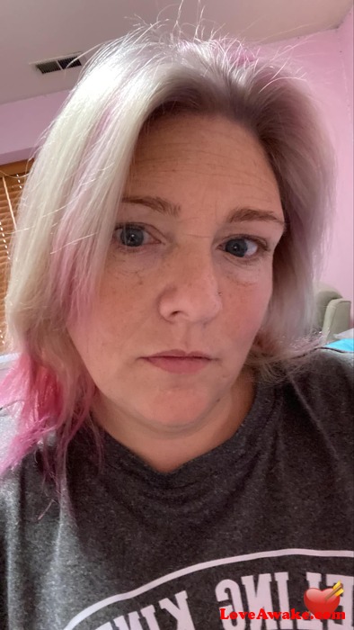 CoolKatie40 American Woman from Hicksville