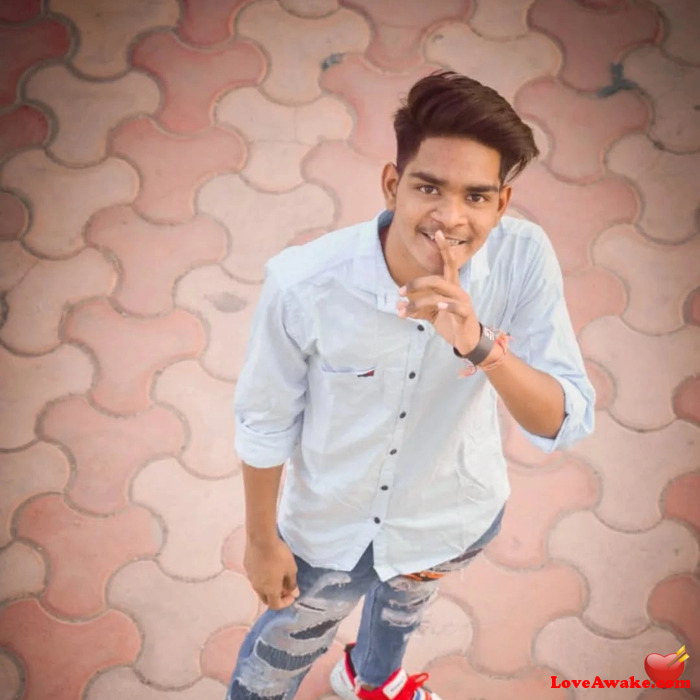 Pm5622 Indian Man from Baroda