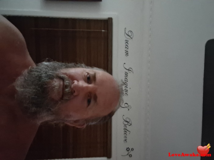 2givehugs Australian Man from Coffs Harbour