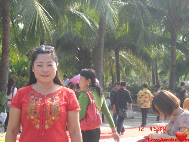 coolding Chinese Woman from Zhengzhou