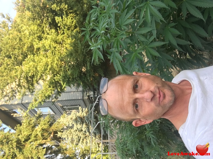 Philobetolives Canadian Man from Coquitlam