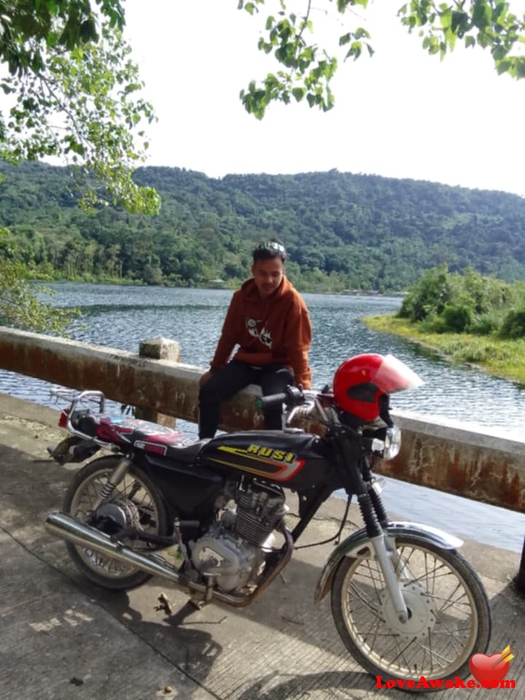 Kentoot Filipina Man from Leyte