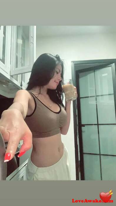 pricillasasun11 American Woman from Banks