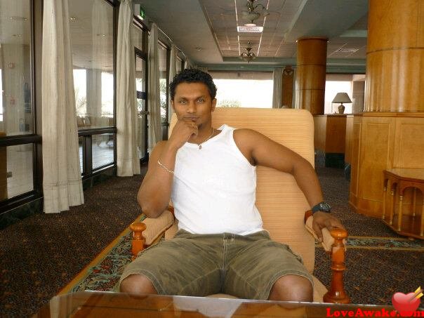 punemax Qatari Man from Doha