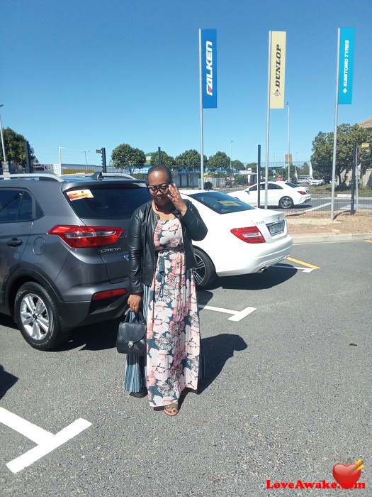 Haybotyhini African Woman from Cape Town