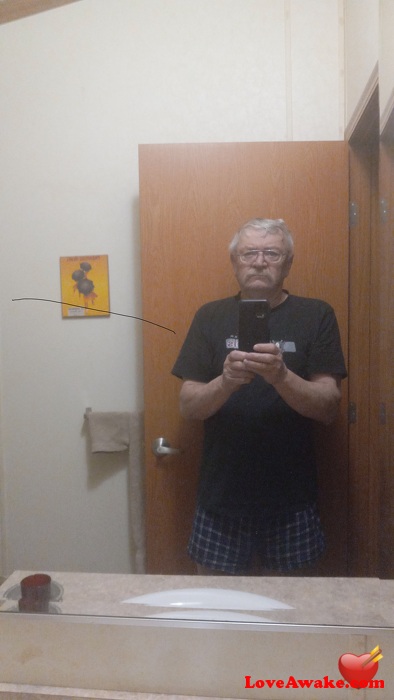 goodoldboy2025 Canadian Man from Bluffton