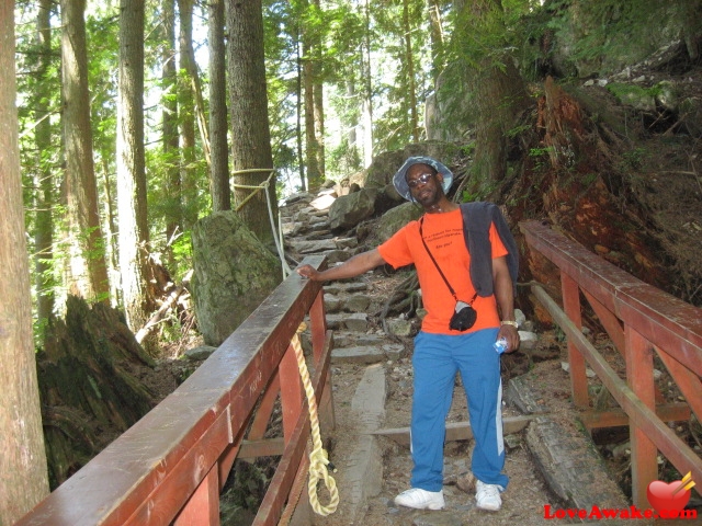 SunTan Canadian Man from Surrey