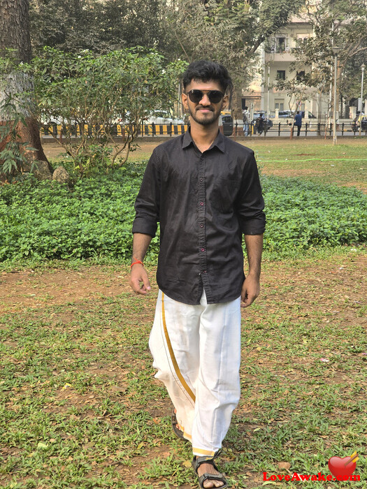 Shru02 Indian Man from Mumbai (ex Bombay)