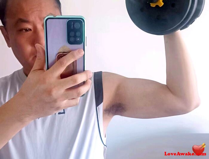 Chi-American Chinese Man from Shenzhen