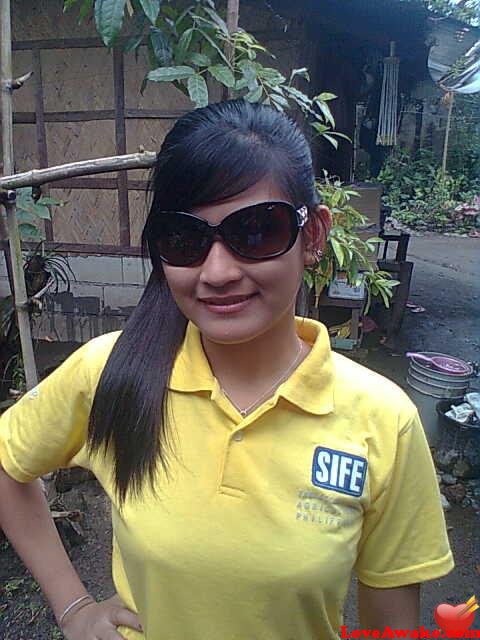 Dayanaturi Filipina Woman from Tarlac, Luzon