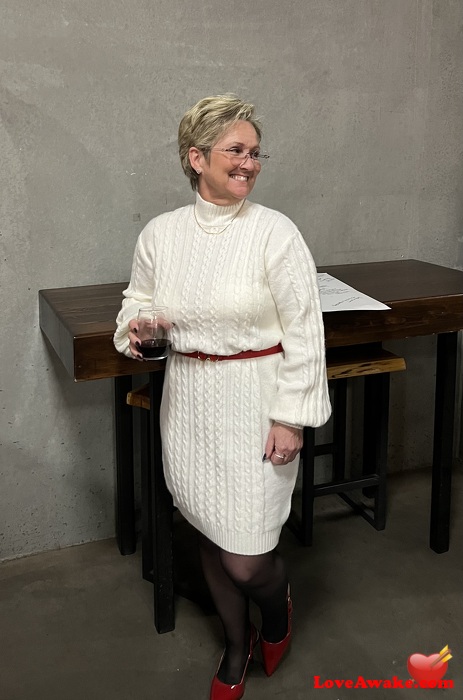 Cherry6455 Canadian Woman from Kelowna