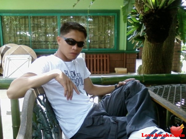 ecords79 Filipina Man from Cavite, Luzon