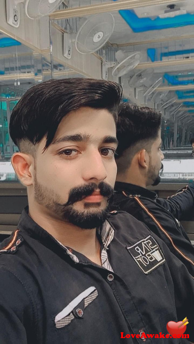 awaisshahzad Pakistani Man from Mandi Bahauddin