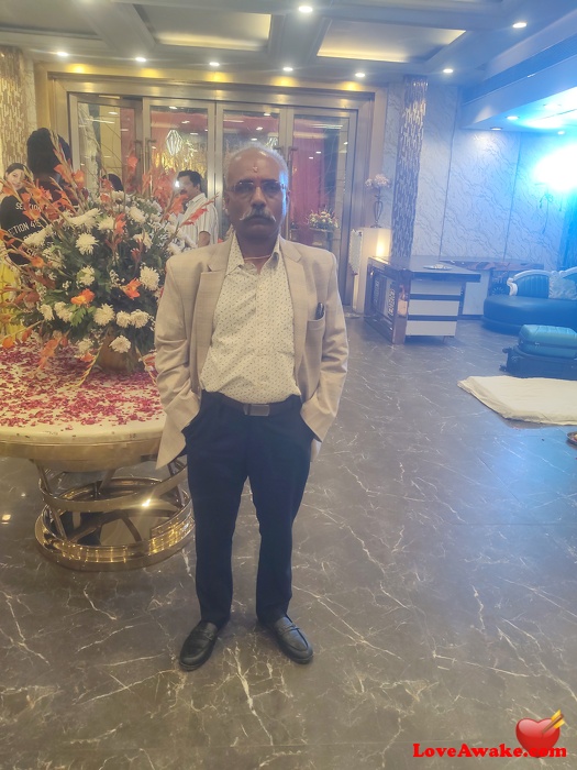 Guru6665 Indian Man from New Delhi