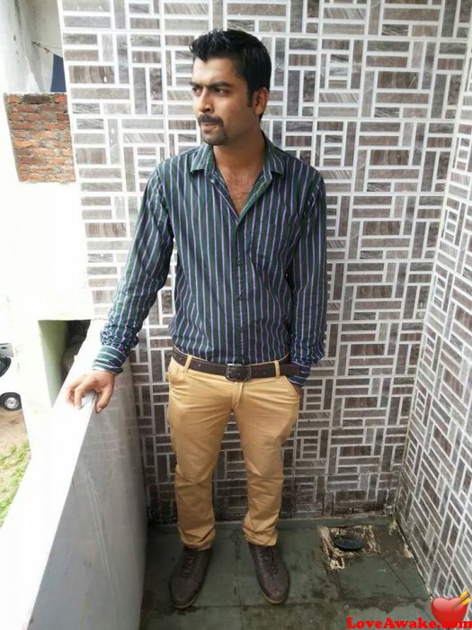 Akdodia Indian Man from Rajkot