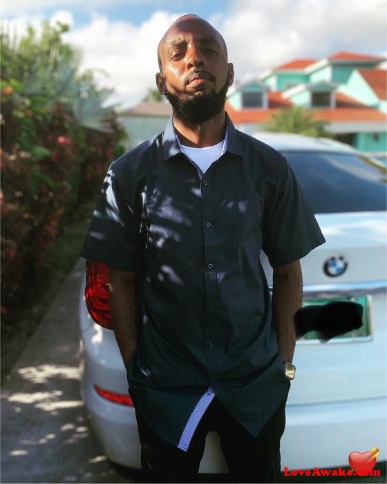 Niceguy242 Bahamian Man from Nassau