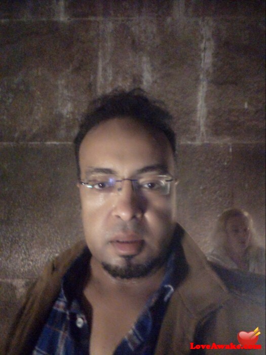 Noon777 Egyptian Man from Cairo = El Qahira (= Cairo)