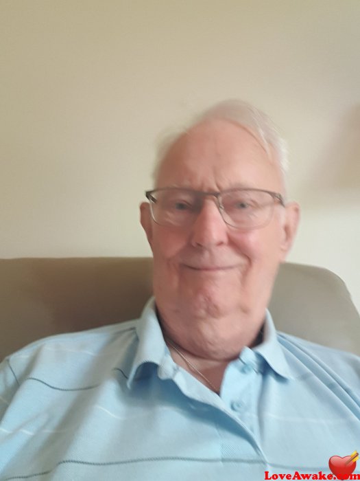beaukloe Australian Man from Adelaide