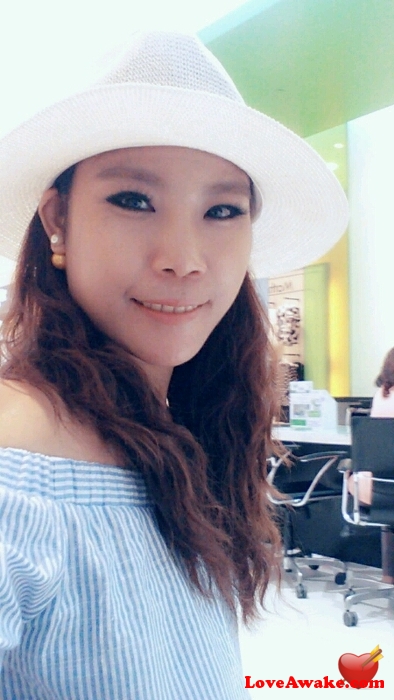 marrellko Thai Woman from Bangkok