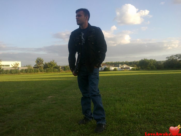shahwan Pakistani Man from Sialkot