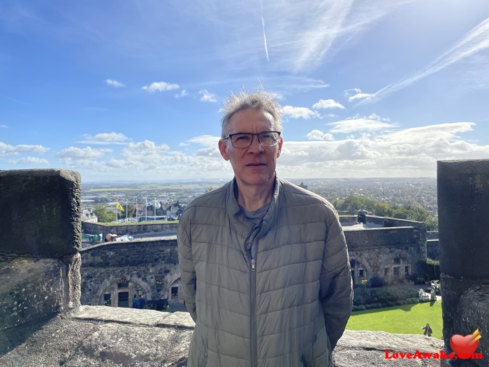 ES4434 UK Man from Glasgow
