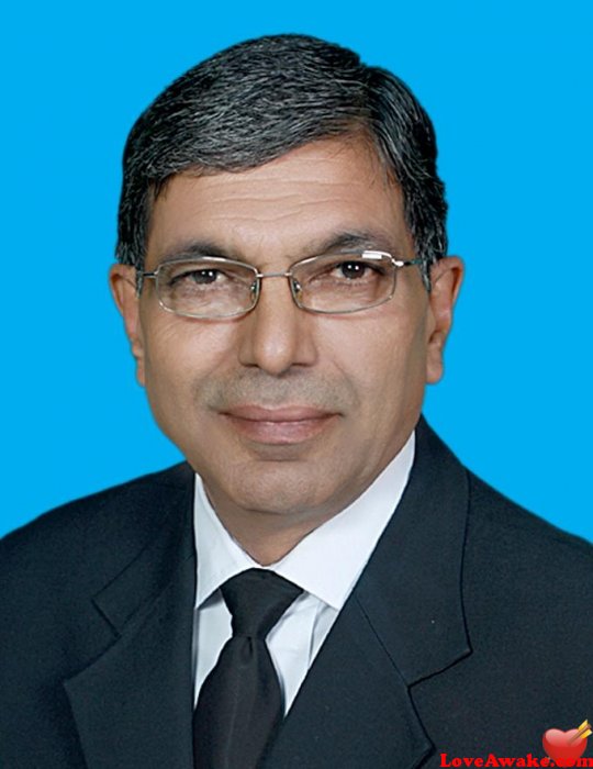 aakhan1 Pakistani Man from Lahore