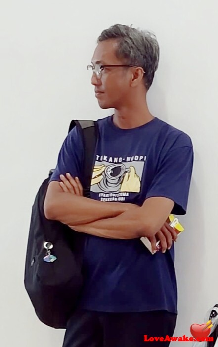 o8s83ooggo36 Indonesian Man from Jakarta, Java