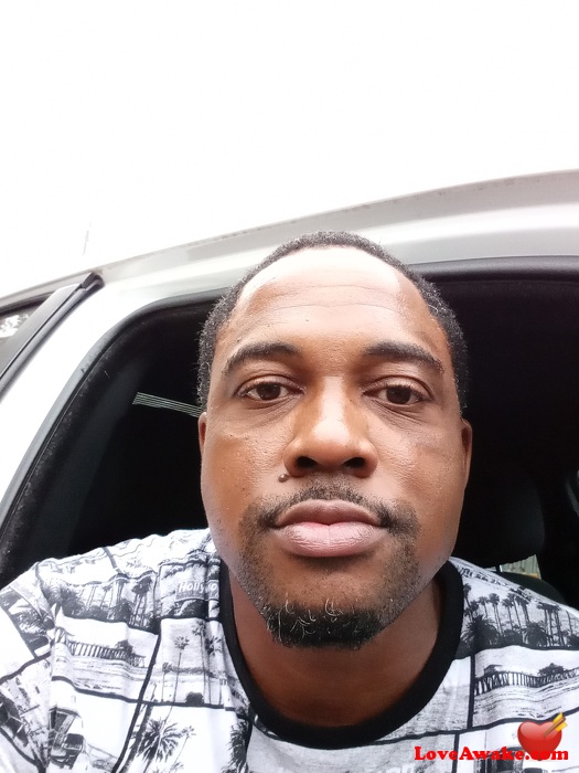 Dee19844484 American Man from Richmond