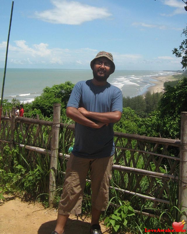 neorana Bangladeshi Man from Dhaka